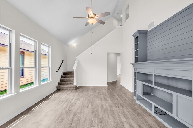 Building Photo - 14211 Grand Hls Dr