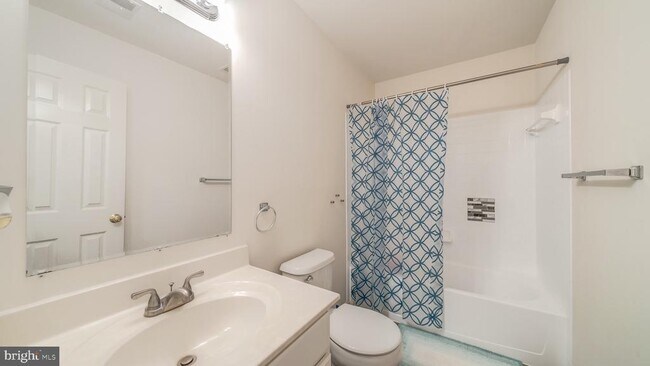 Building Photo - 43520 Laidlow St