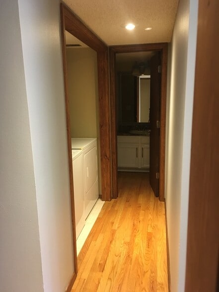 Building Photo - 4935 Granby Cir