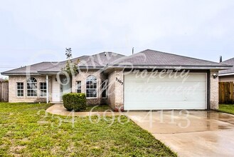 Building Photo - AVAILABLE SOON!