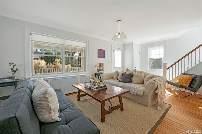 Building Photo - 65 E Main St
