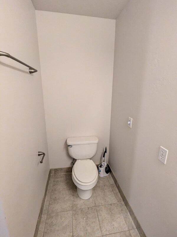 Building Photo - 1760 N 400 E