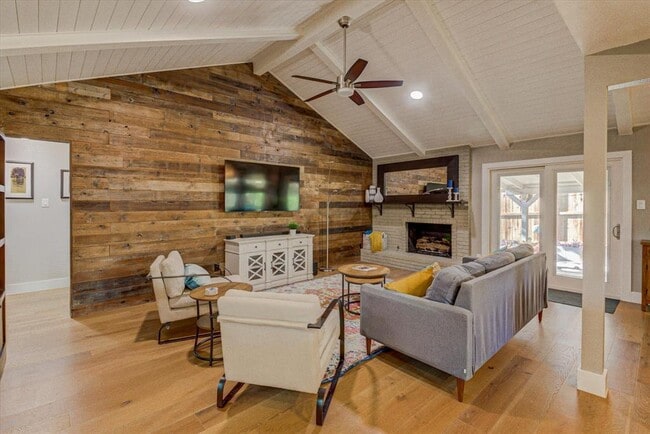 Building Photo - 2713 Bryonhall Dr