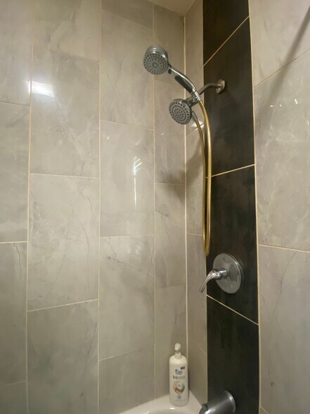 Building Photo - 4956 W Nelson St