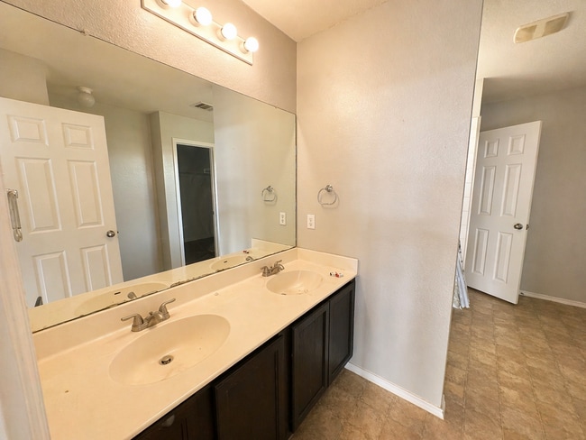 Building Photo - AVAILABLE NOW; APPLY AT OUR WEBSITE TODAY!!