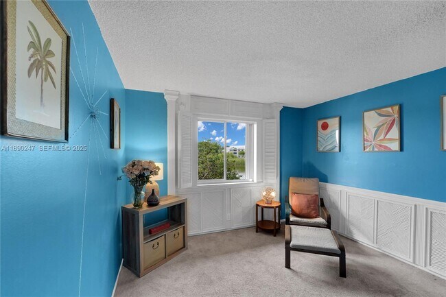 Building Photo - 2737 S Oakland Forest Dr