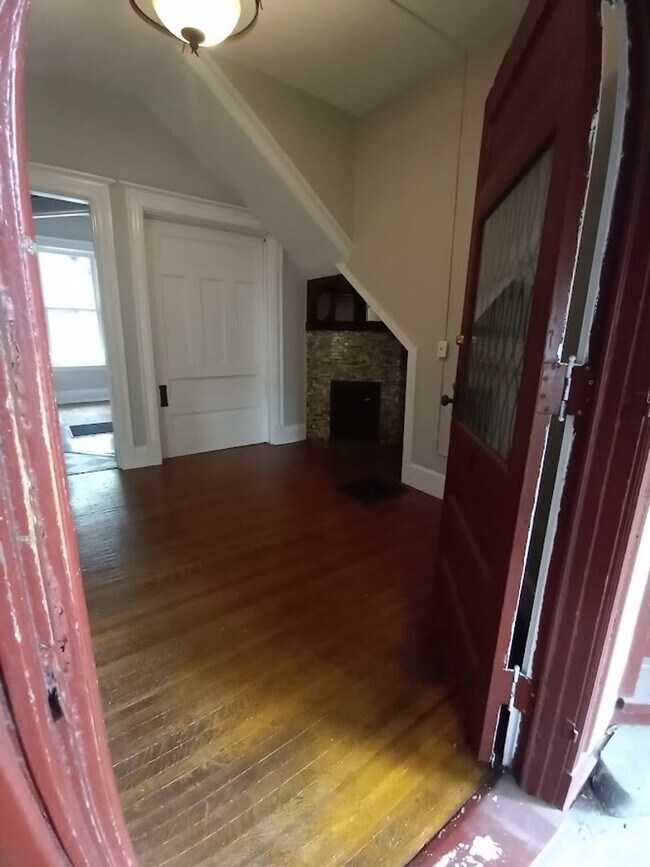 Building Photo - 415 Belgravia Ct