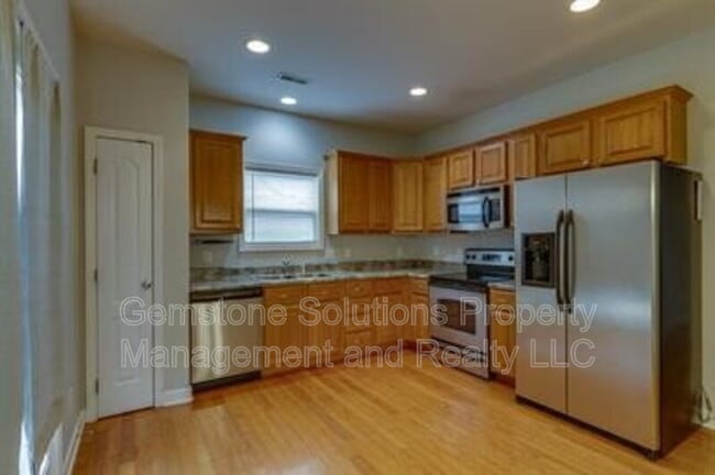 Building Photo - 6017 Chickadee Cir