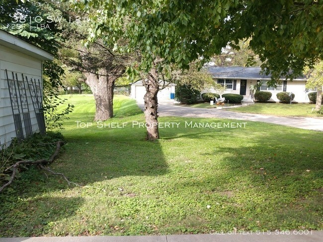 Building Photo - Duplex for rent, Garage and Basement!