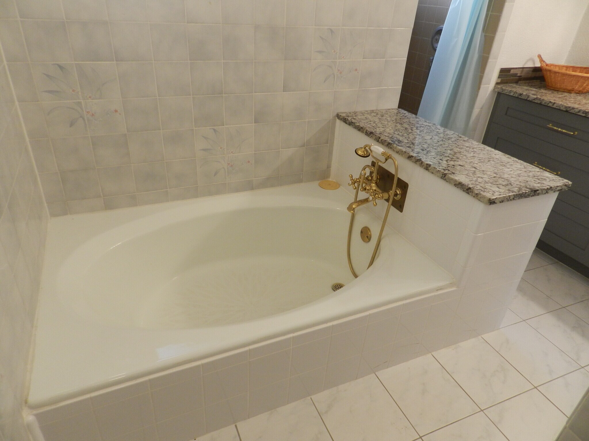 Building Photo - 221 15th Ave N