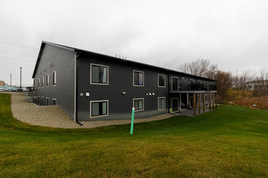 Building Photo - 1570 Stadium Ln