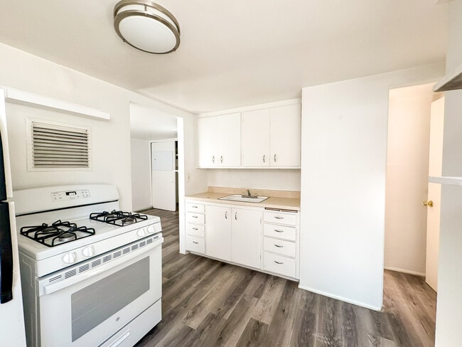 Building Photo - 775 E 820 N