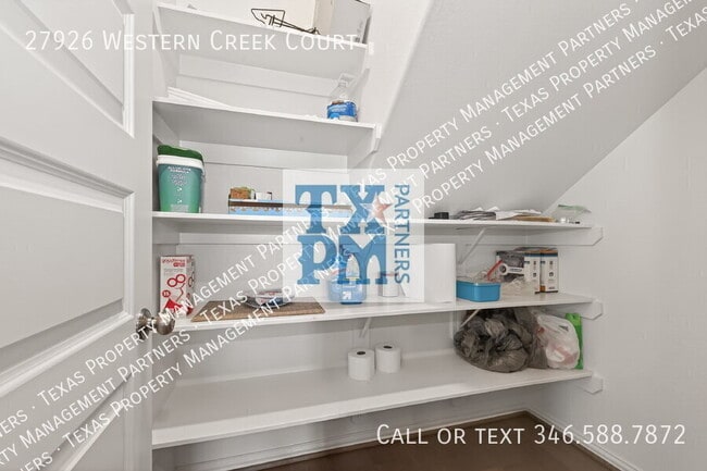 Building Photo - 27926 Western Crk Ct