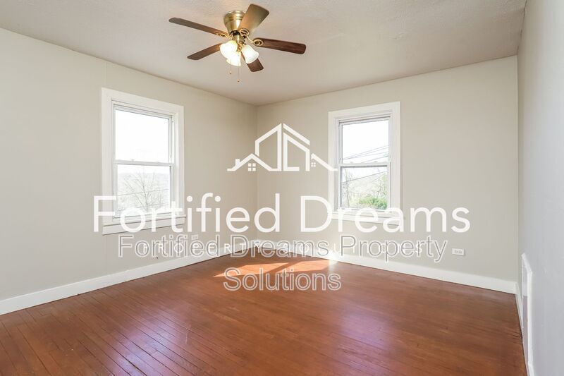 Building Photo - 201 Church St