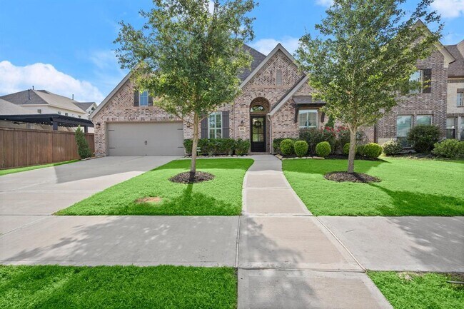 Building Photo - 16711 Arboleda Dr