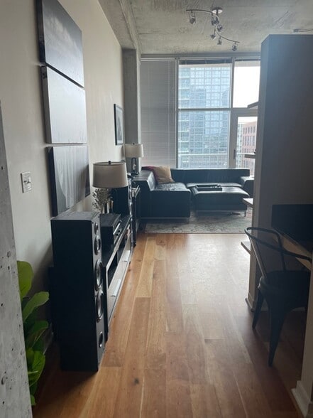 Building Photo - 1700 Bassett St