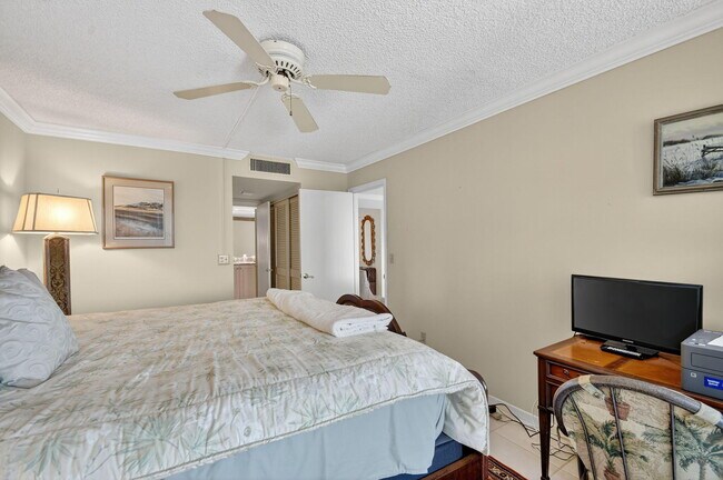 Building Photo - 3589 S Ocean Blvd