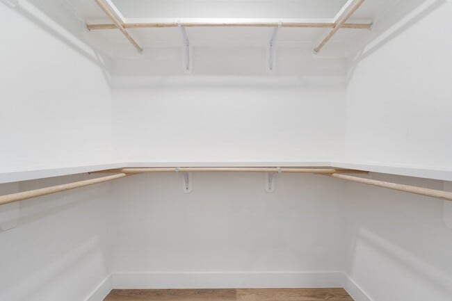 Building Photo - 821 Empire St