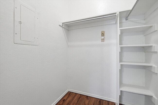 Building Photo - 9600 Royal Ln