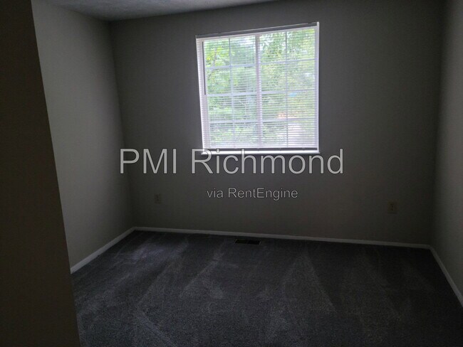 Building Photo - 9623 Greenmeadow Cir