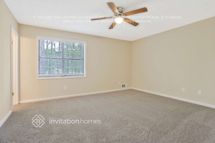 Building Photo - 350 Edna Dr