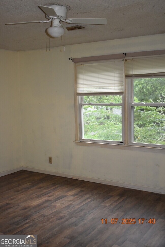 Building Photo - 4517 Greenfields Rd
