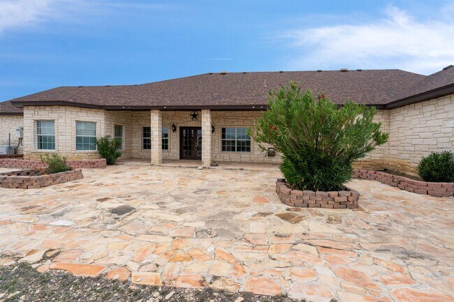 Building Photo - 31 Running Deer Mdws