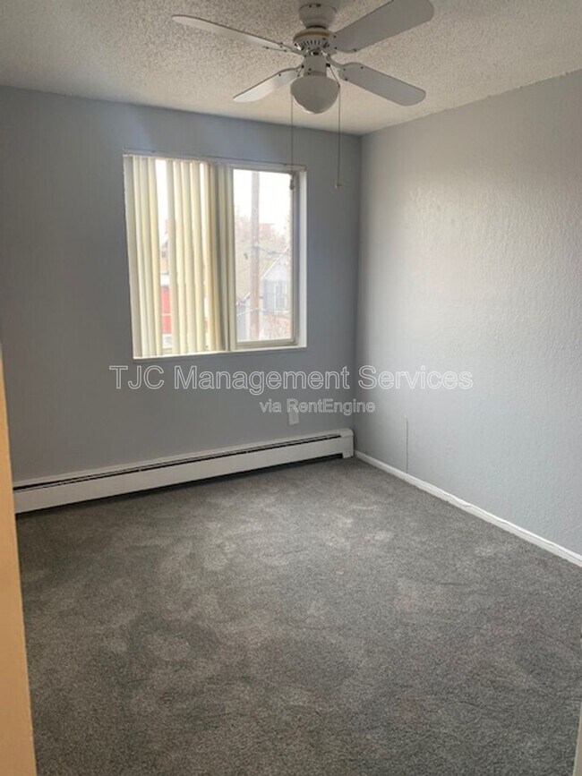 Building Photo - 1138 Corona St