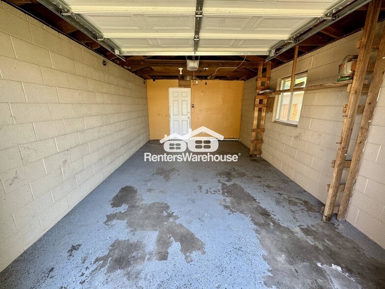 Building Photo - 1245 Iola St