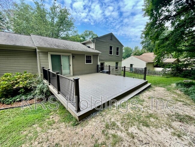 Building Photo - 11969 Dolly Madison Cir