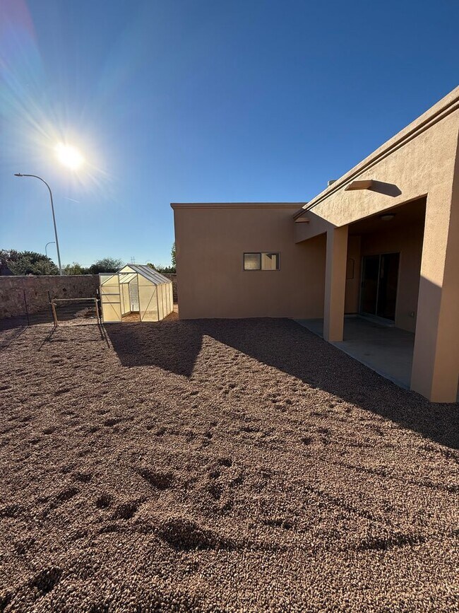 Building Photo - 4804 Camino Dos Vidas