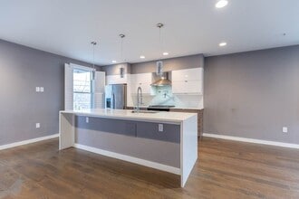 Building Photo - 1330 Montello Ave NE