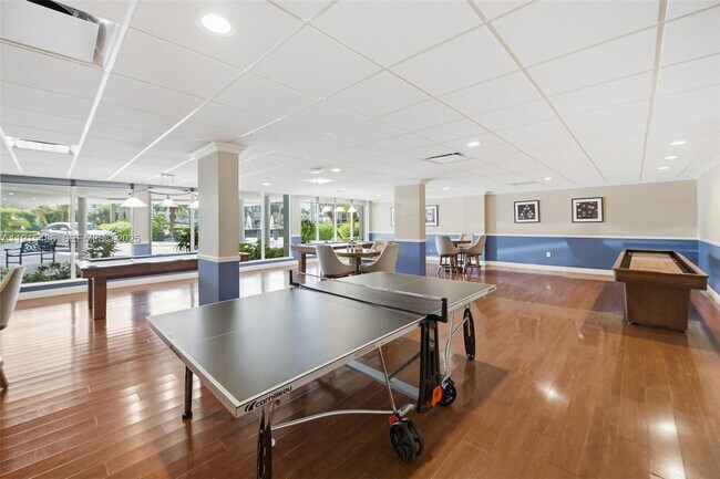 Building Photo - 3546 S Ocean Blvd