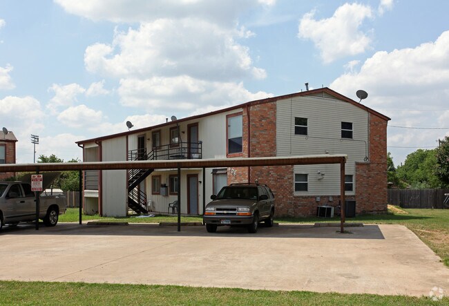 Building Photo - 604-608 Walter Stephenson Rd