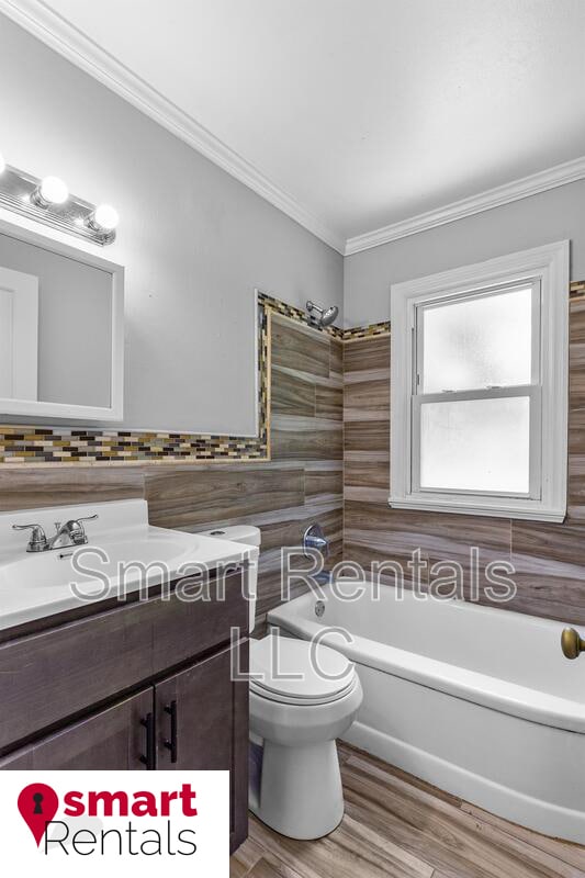 Building Photo - 1210 St Richard Dr