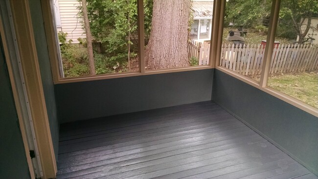 screened in porch - 25 N Park St