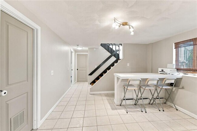 Building Photo - 84 Kimberly Ln