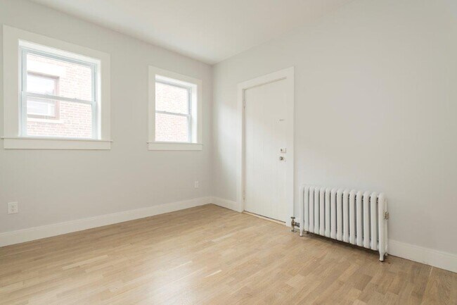 Building Photo - 184 Chiswick Rd