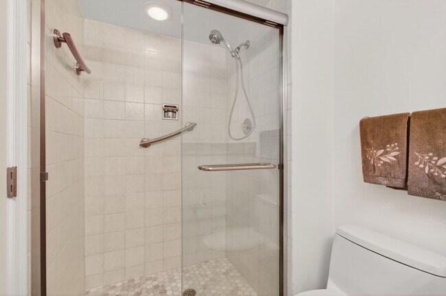 Building Photo - 4511 S Ocean Blvd
