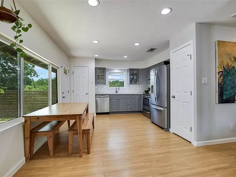 Building Photo - 6406 Auburn Dr