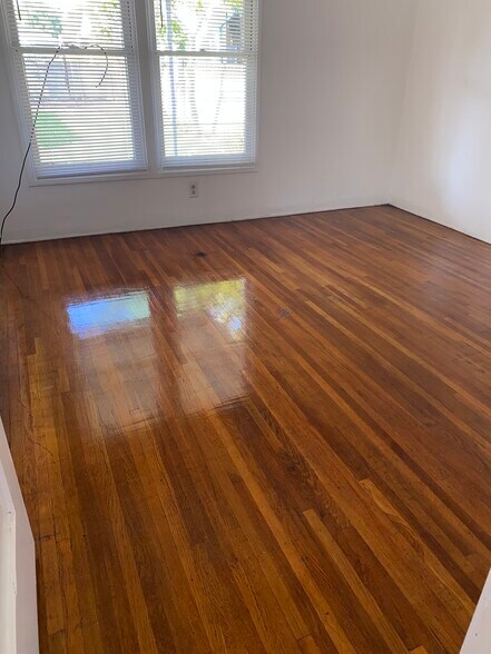 Building Photo - 8830 Underwood St