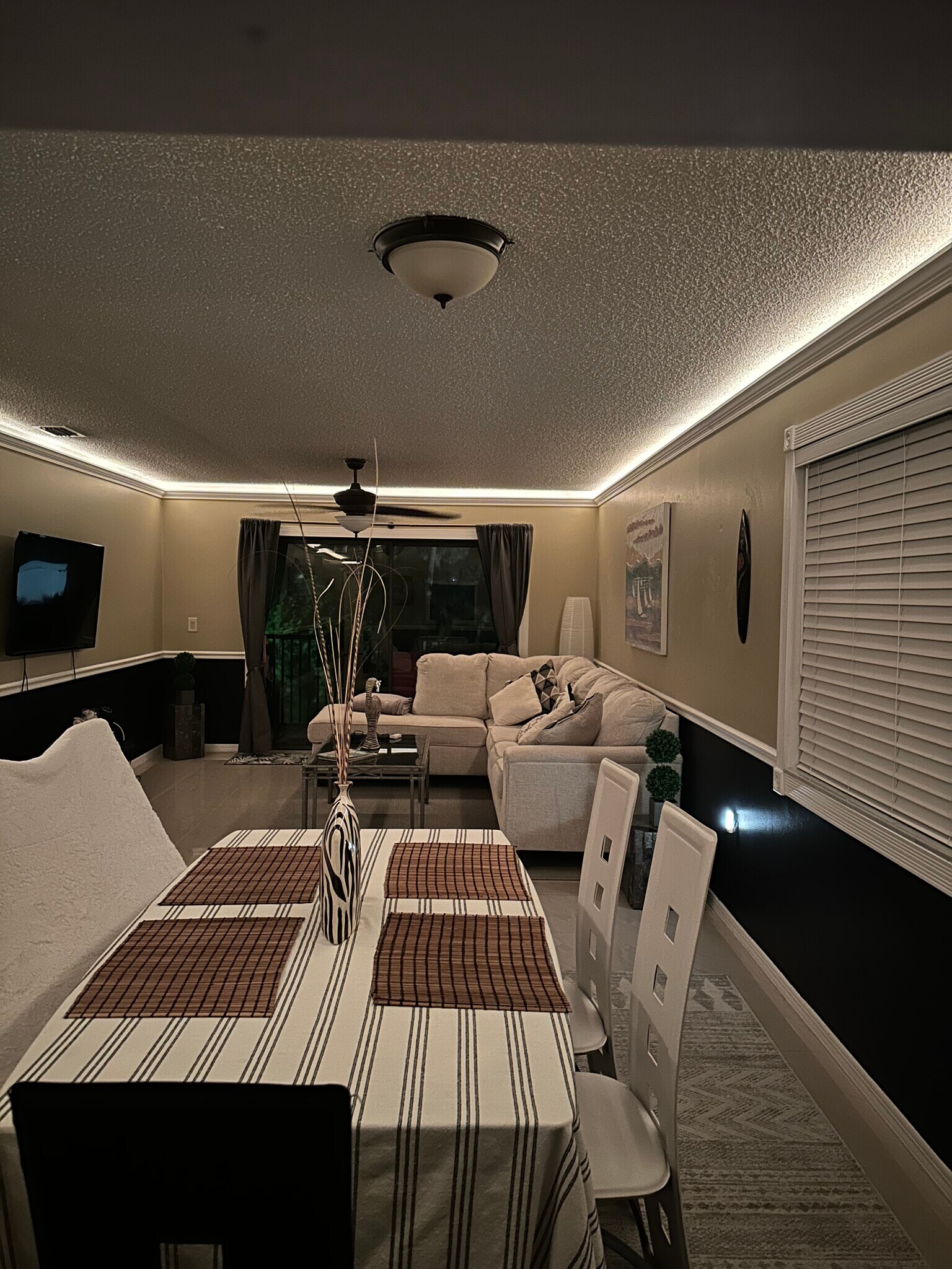 Building Photo - 5807 N Atlantic Ave