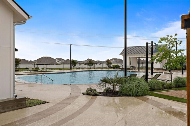Building Photo - 1210 Teychas Dr