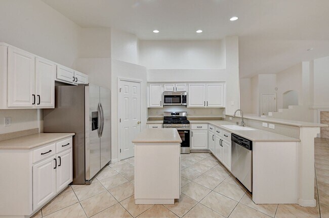 Building Photo - Beautiful 3 Bedroom Single Story Home in A...