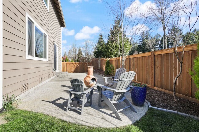 Building Photo - MOVE IN READY NOW! Meridian Campus home available! Beautiful 4 bedrooms 2.5 baths. Easy JBLM comm...