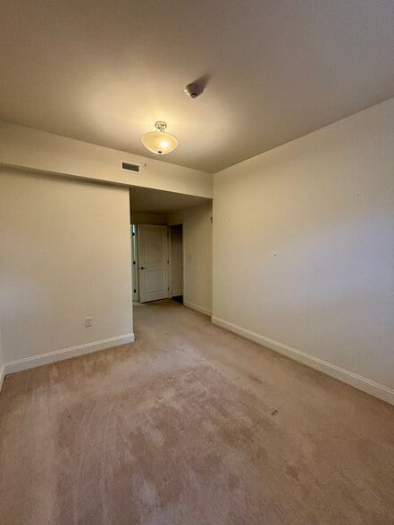 Building Photo - 591 Terrace Blvd