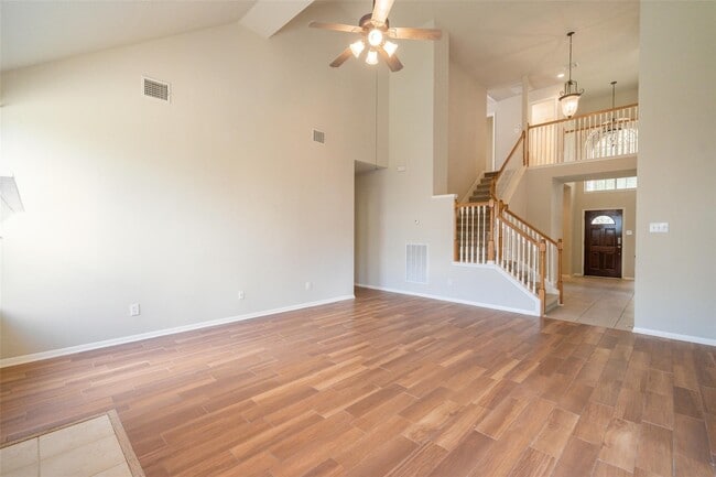 Building Photo - 8811 Sun Haven Ln