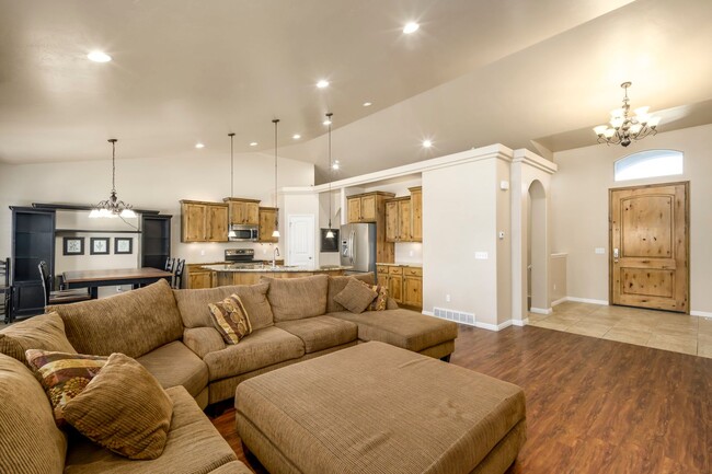 Building Photo - Move-In Ready Upstairs Unit – Available Now