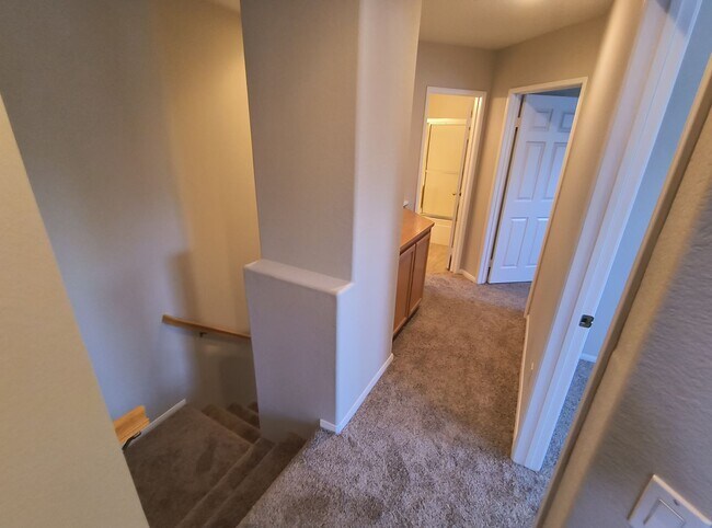 Building Photo - Cypress Townhomes - End Unit - 2 Garage - Scripps Ranch