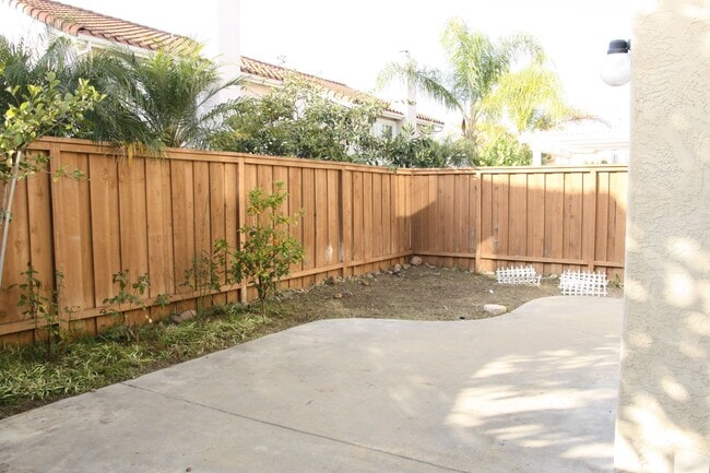 Building Photo - 3 Bedroom House in Sunset Glen Community